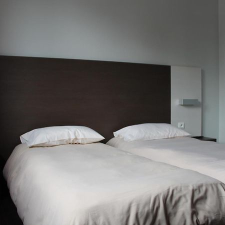 La Hourquie Cafe Hotel Morlaas Room photo